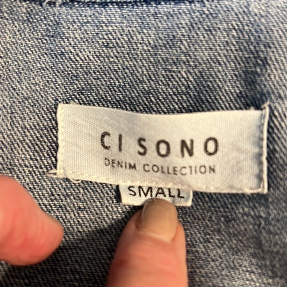 Ci Sono Slightly Distressed Jean Jacket Size Small‎ - Picture 11 of 12